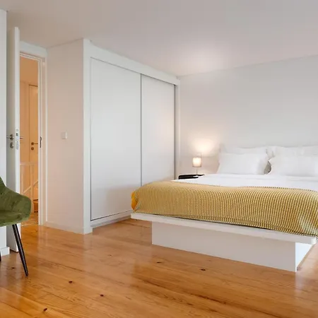Apartment Near Garden