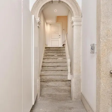 Apartment Near Garden