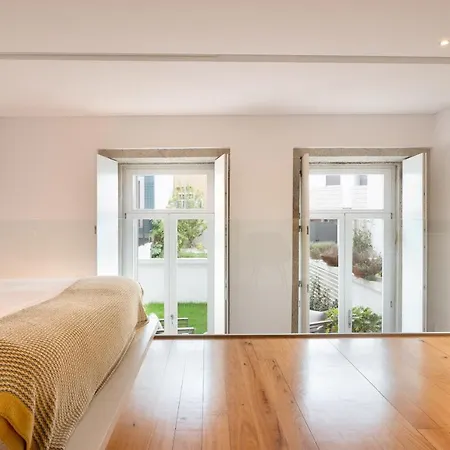 Apartment Near Garden