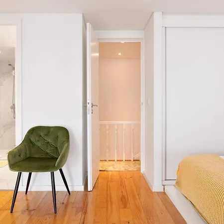 Apartment Near Garden