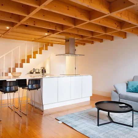 Apartment Near Garden