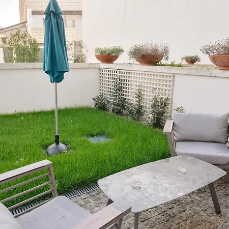 On - Garden - Pet Friendly